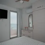 Hermoso Apto Vista al Mar Céntrica ubicación